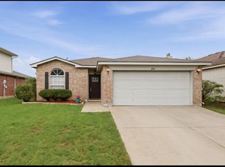 604 Bluejay Dr, Saginaw, TX 76131
