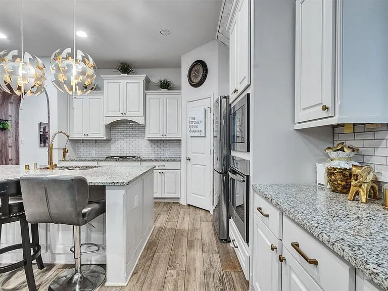 23311 Darst Field Trl — Photo 35