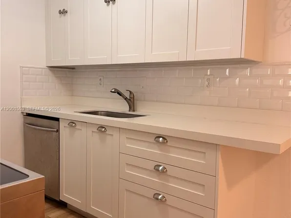 10834 N Kendall Dr APT X13, Miami, FL 33176