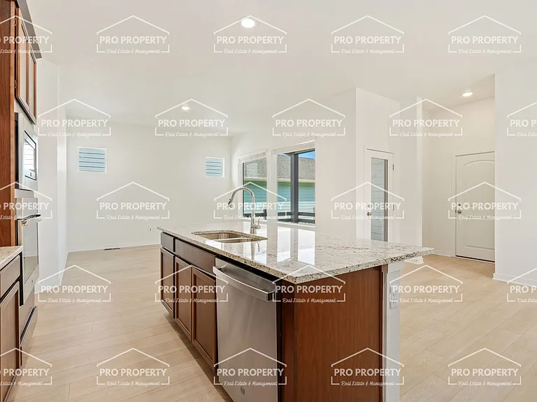 6384 Elk Pass Ln — Photo 11