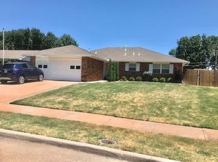 2713 McKinley Pl, Ponca City, OK 74601