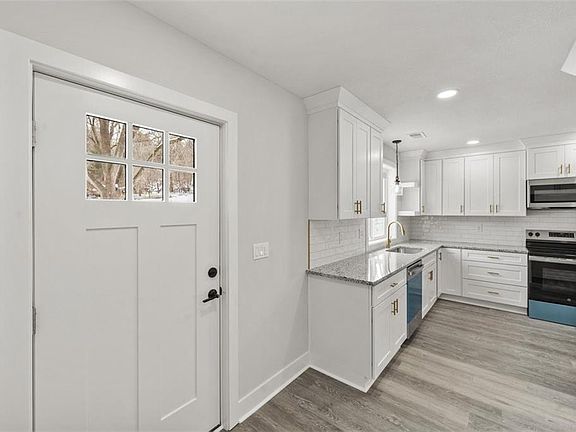4th image of 8741 Barber Ave