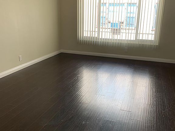 5th image of 7114 Hawthorn Ave APT 7