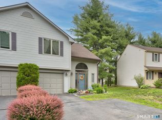 36 Apple Hl #36, Newington, CT 06111