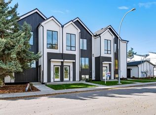 1903B E 17th St NW, Calgary, AB T2M 4Y3
