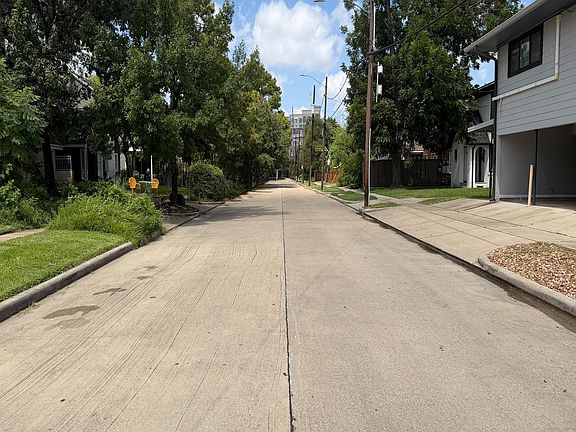 5th image of 1601 Bonnie Brae St