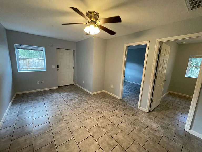 1717 Harris St #2 — Photo 8