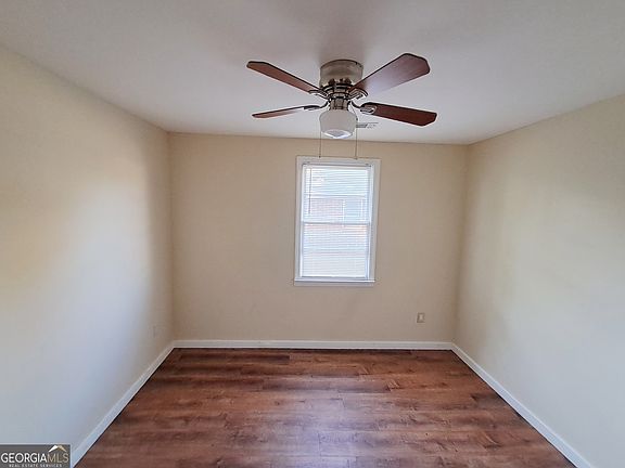 5th image of 815 Edwards Ave
