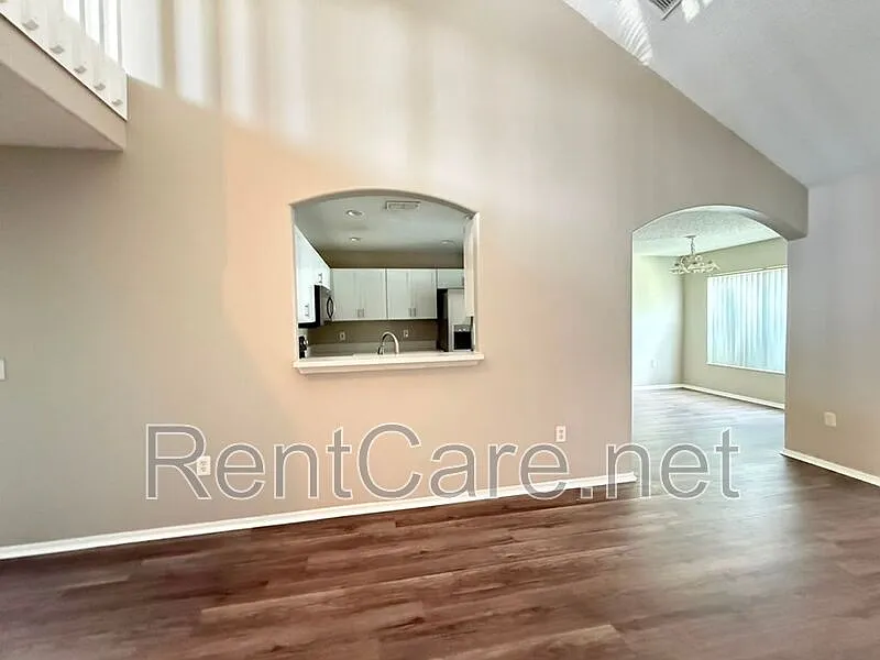3 bed, 2.5 bath, 1388 sqft, $2,095 — Photo 4