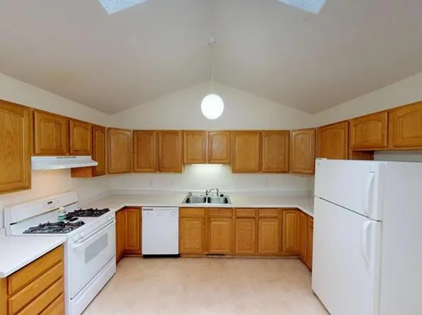 306 S 13th St, Bismarck, ND 58504