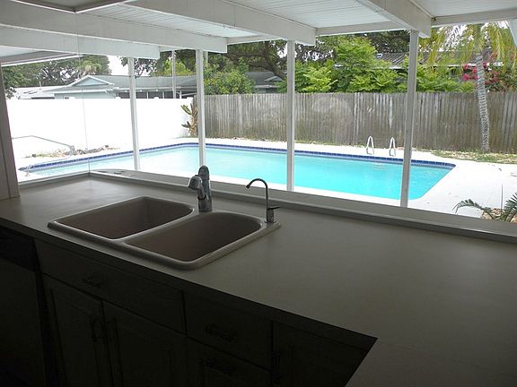 4th image of 1817 Northwood Dr