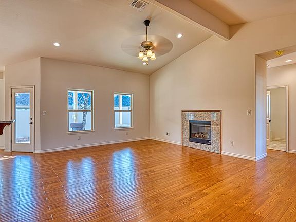 2nd image of 1809 Chalet Cir