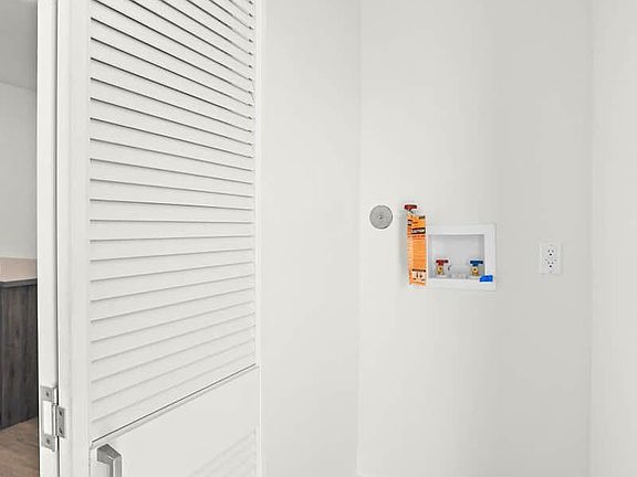 5th image of 840 N Fair Oaks Ave #201