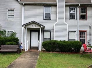 1250 Kennesaw Trace Ct, Cliffside Park, GA 07010