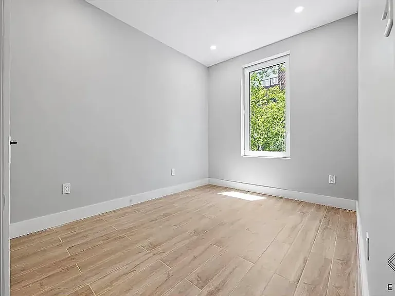 809 Midwood St #5A — Photo 4