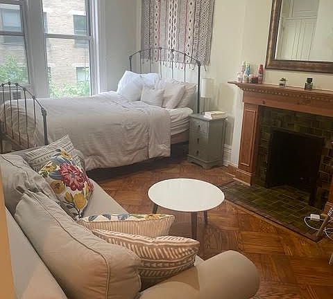 3rd image of 264 W 73rd St #3R