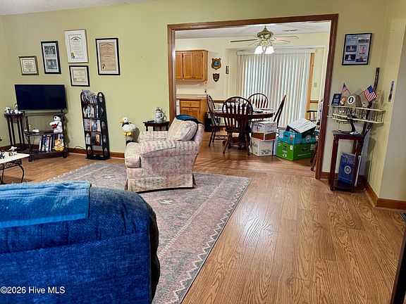 3rd image of 105 Sundown Court