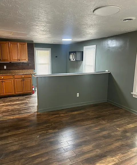 269 E Aurora Rd #3 — Photo 3