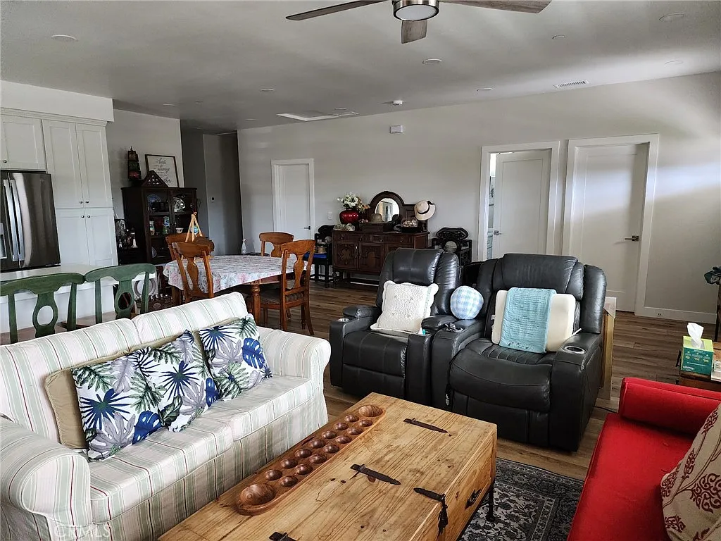 3 bed, 1700 sqft, $3,500 — Photo 4