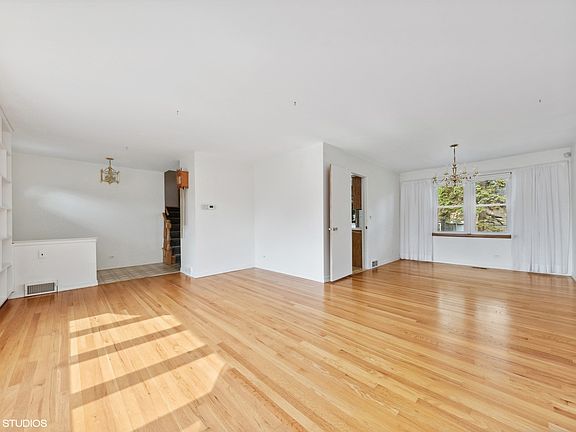 3rd image of 420 S Dale Ave