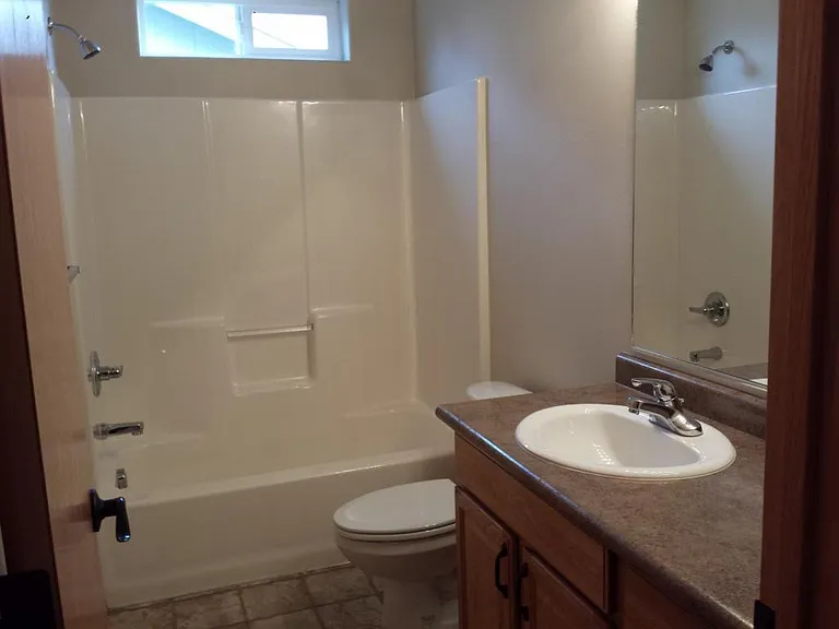 1011 SW Princeton Pl — Photo 6