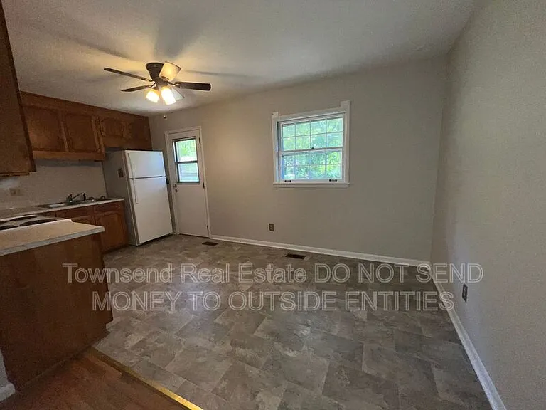 2904 Collingwood St — Photo 5