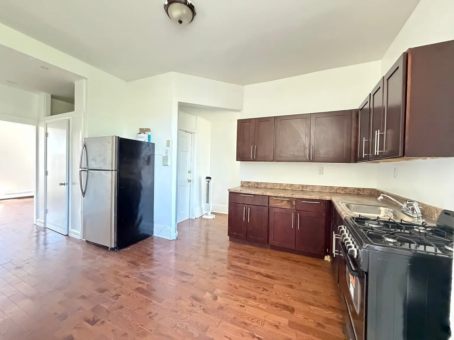 676 Ocean Ave — Photo 1