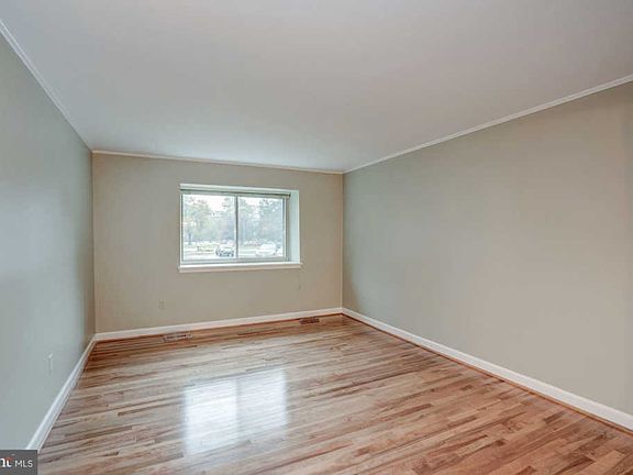 4th image of 10325 Bushman Dr