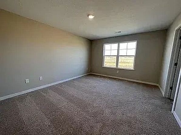 314 Sandburg Dr