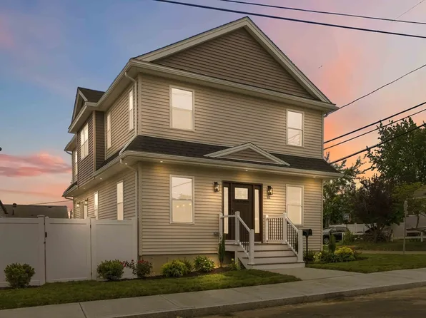81 Derby Rd, Revere, MA 02151