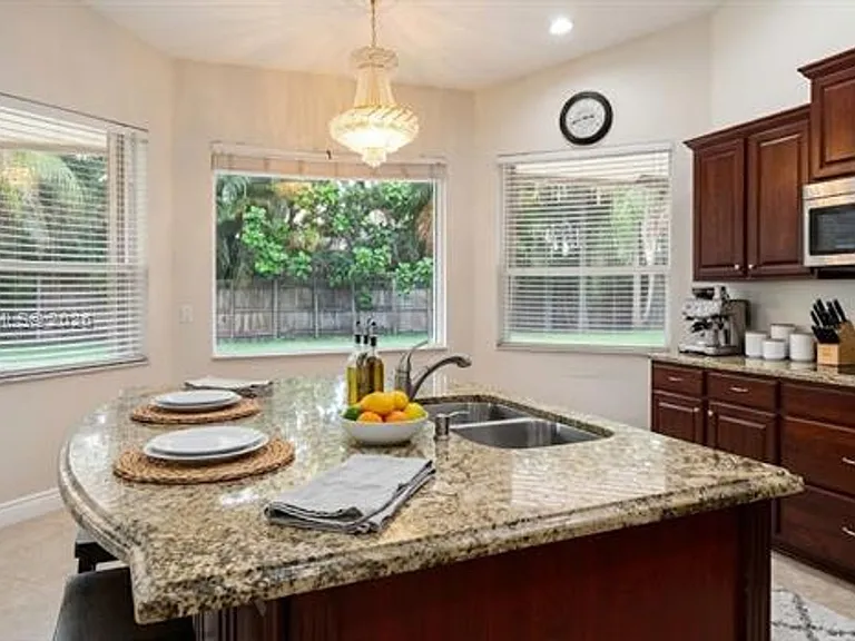 10255 Guatemala St #10255 — Photo 4