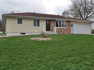 433 W 21st St, Carroll, IA 51401
