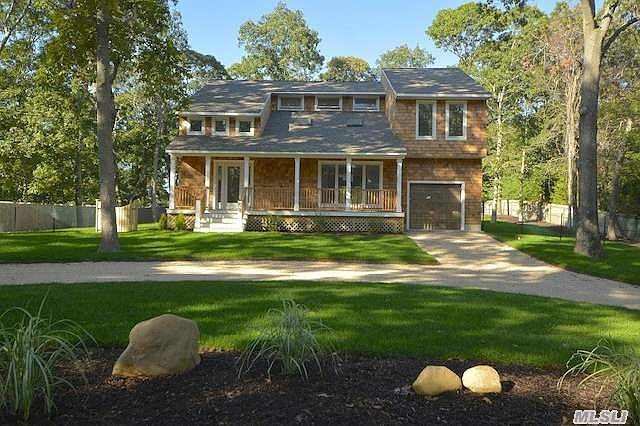 1st image of 8 Robins Nest Ln