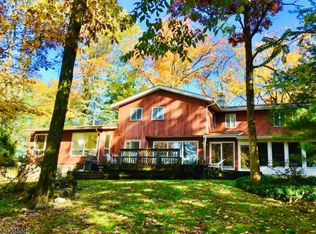 3 Andover Dr, North Caldwell, NJ 07006