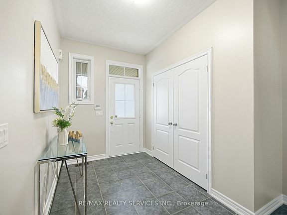 4th image of 82 Waterville Way