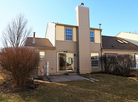 4th image of 1305 Woodlake Dr