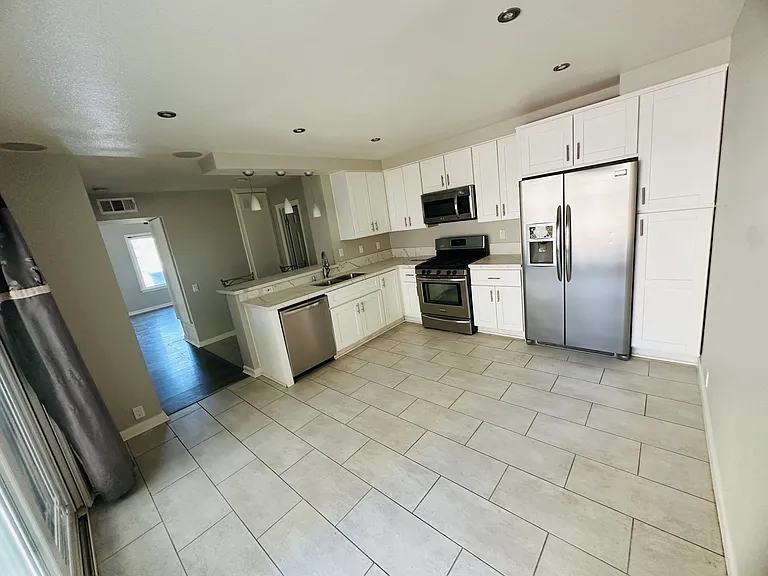 11043 Clairemont Mesa Blvd — Photo 13