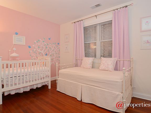 5th image of 4322 N Ashland Ave APT 2S