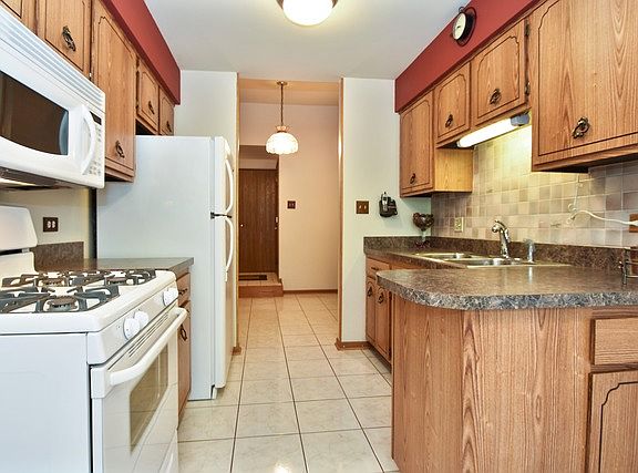 5th image of 13426 W Circle Dr Unit 312