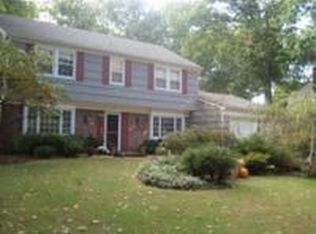 12 Bucknell Ln, Stony Brook, NY 11790