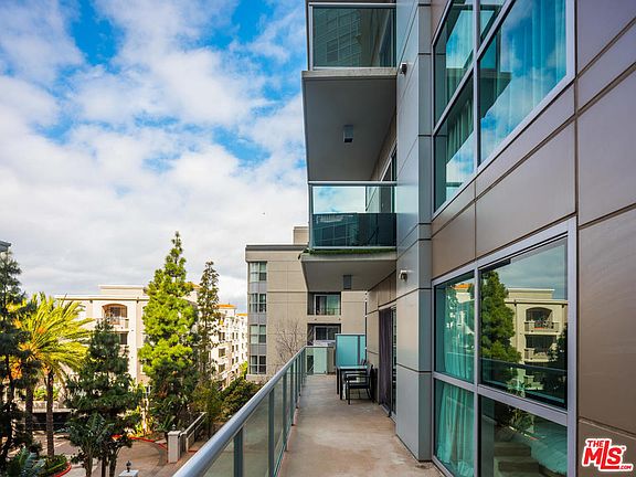 5th image of 13700 Marina Pointe Dr Unit 316
