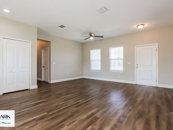 4th image of 708 Martin Ln