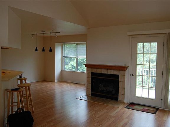4th image of 4326 Hillside Dr