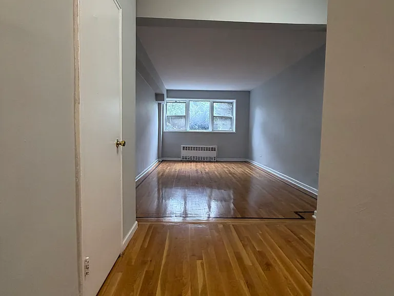 820 Ocean Pkwy #103 — Photo 2