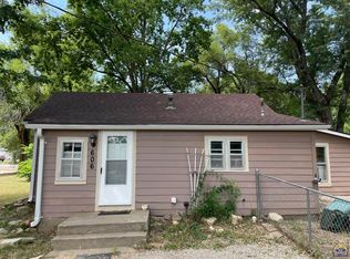 606 Main St, Maple Hill, KS 66507
