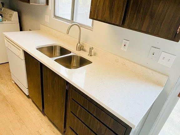 5th image of 1061 S Lake St
