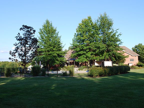 5th image of 99 Hickory Meadows Ln