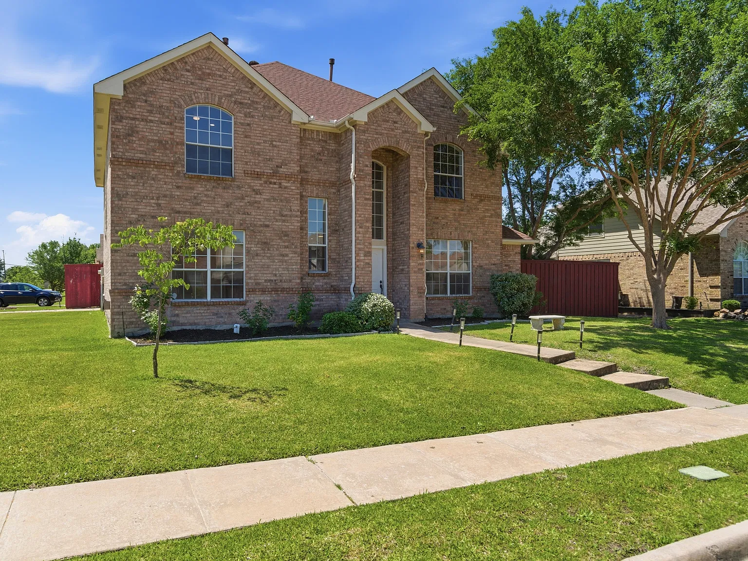 4 bed, 2750 sqft, $3,400 — Photo 3