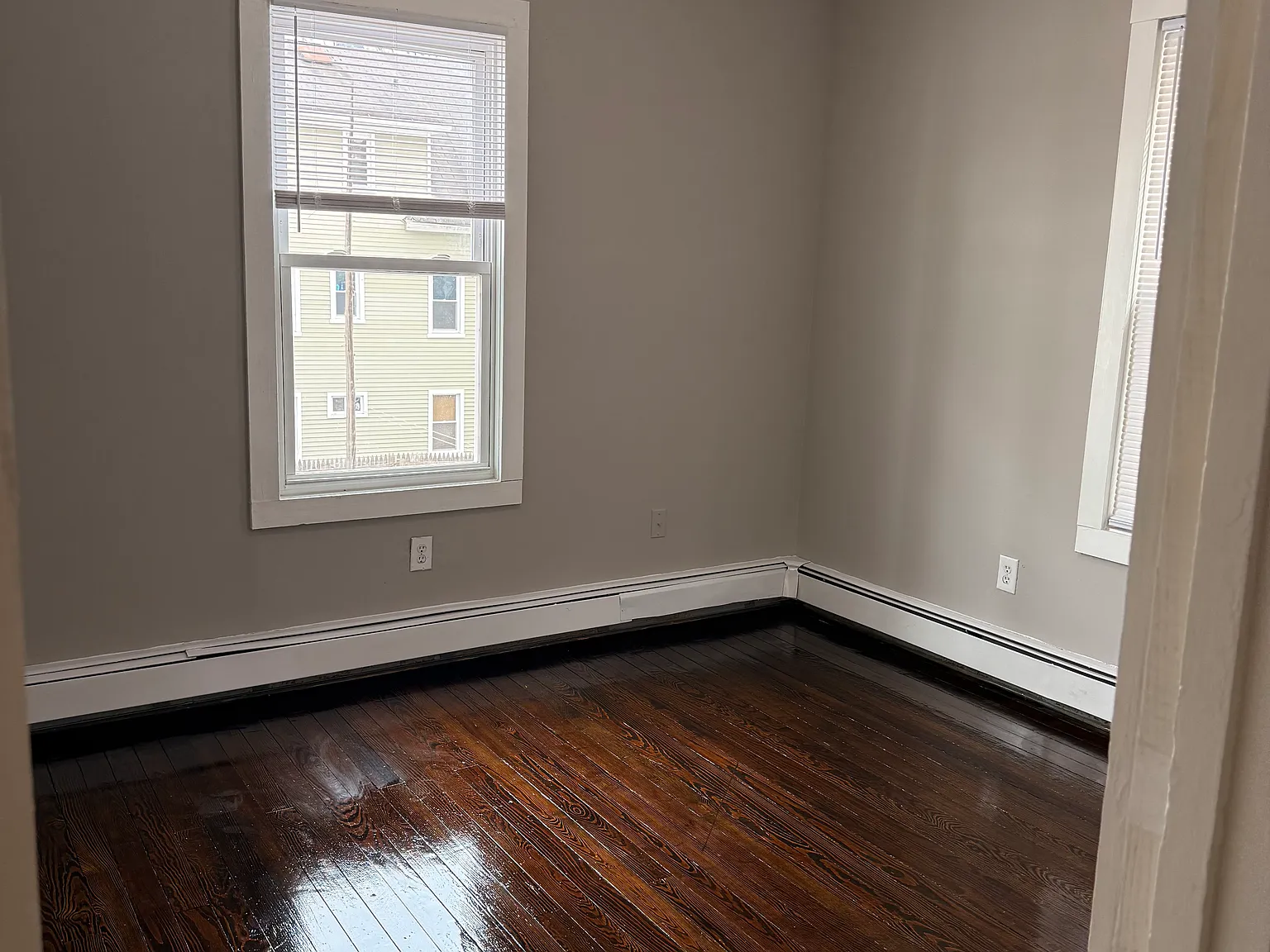 3 bed, 1200 sqft, $2,350 — Photo 4