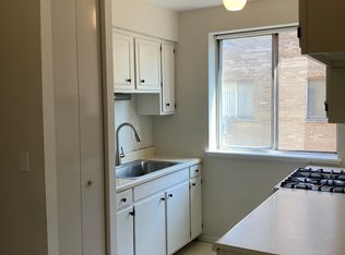 7320 N Rogers Ave, Chicago, IL 60626